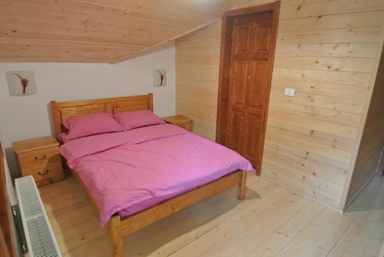 Chalet By The River Valiug Exterior photo